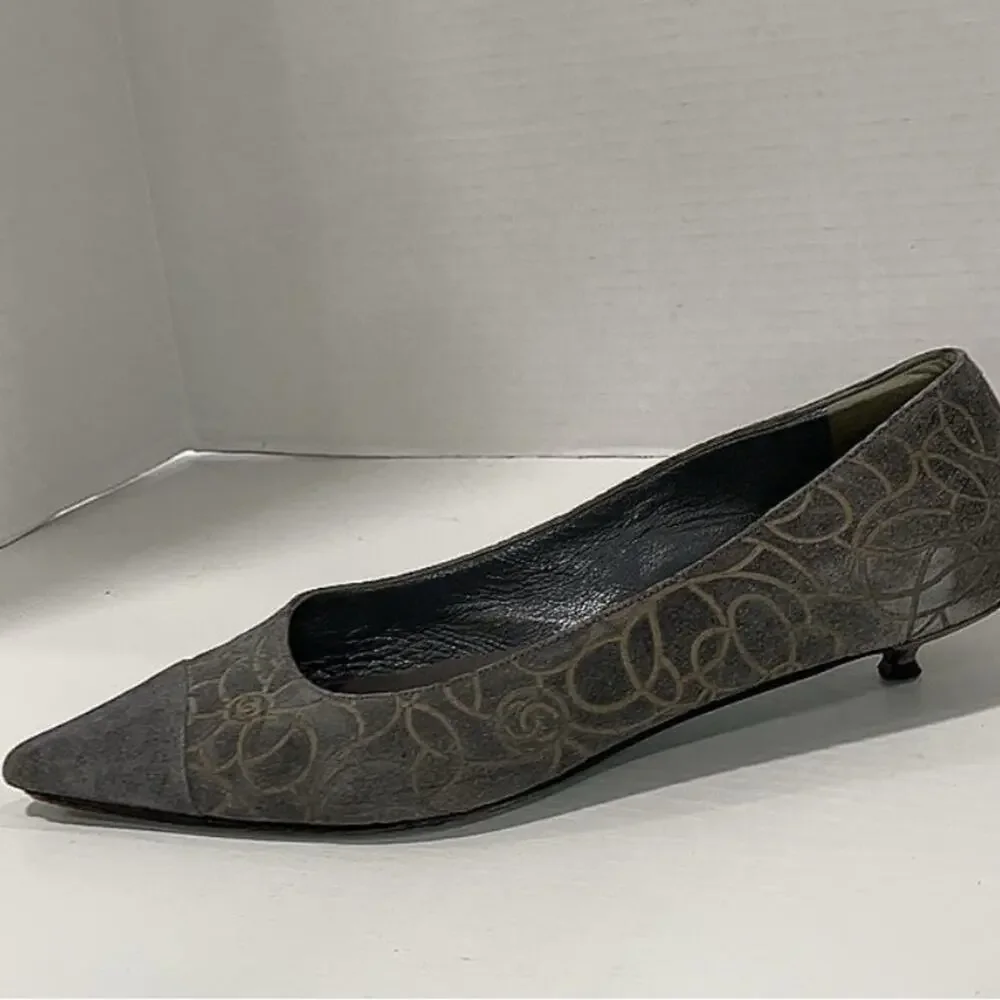 CHANEL Gray Floral Textured Leather Suede Kitten Low Heel EU 39 - Picture 10 of 10